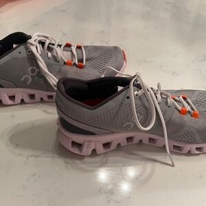 On Running Cloud Sneakers | Gray & Pink | Lightweight Running Shoes 7.5 Women's